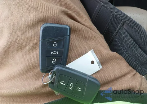 2019 Volkswagen Jetta 1.4T Sel из США, поврежденный, VIN 3VWE57BU1KM066294